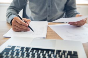 Notesy firmowe z nadrukiem: Tworzenie spersonalizowanych notesów firmowych z własnym nadrukiem
