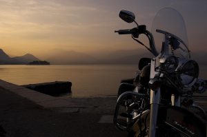 Zabezpieczenie motocykla folią PPF – najważniejsze zalety dla lakieru, wyglądu i trwałości motocykla